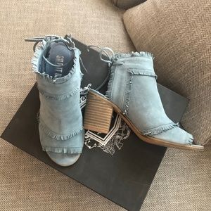 Sundance Greesham Blue Suede Sandal